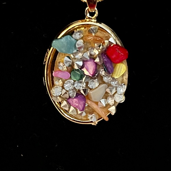 SPG Fashion Gold Tone Jewelry Set. - Picture 3 of 10